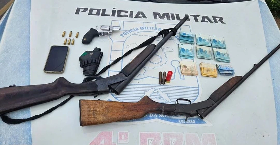 PM prende dois homens por porte ilegal de arma de fogo