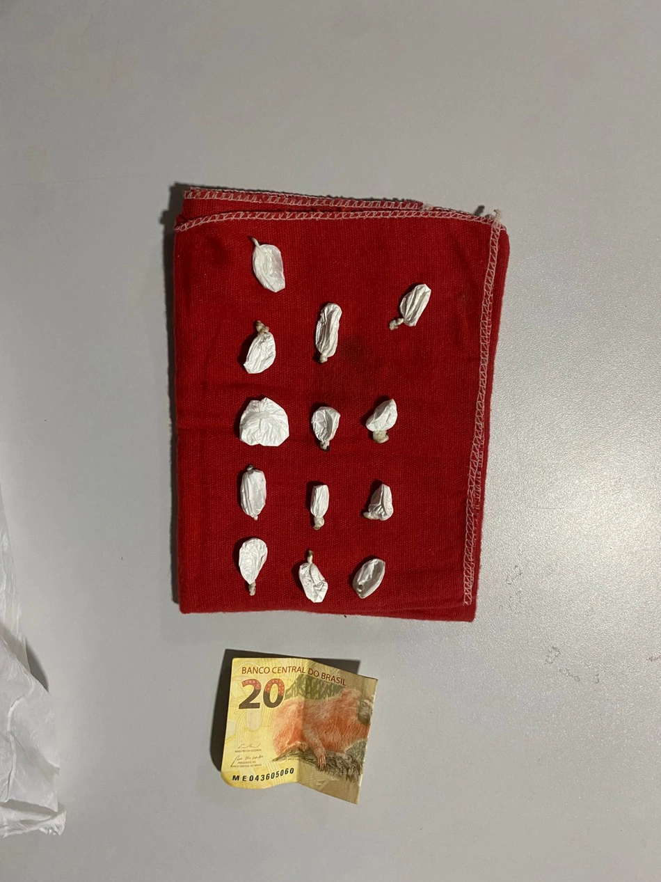 PM prende homem com posse de droga