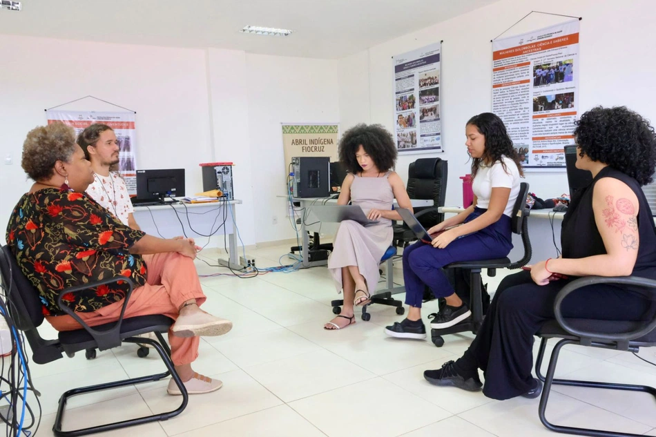 Programa Meninas e Mulheres na Ciência