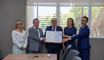 TJ firma acordo para emissão de certidões imediatamente após o nascimento da criança.