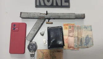 PM prende homens com posse de droga e arma artesanal