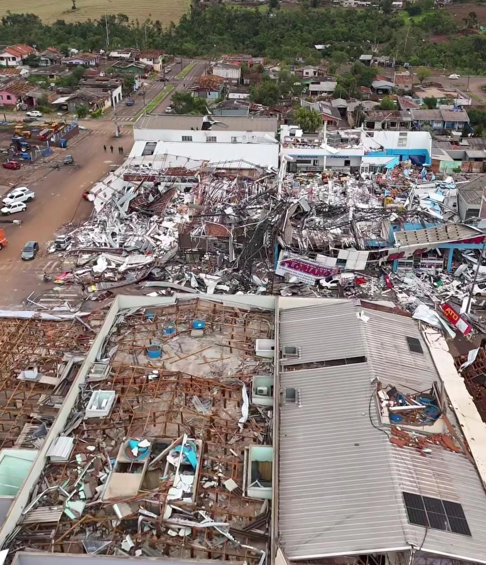 Rio Bonito do Iguaçu após ter sido atingida por Tornado