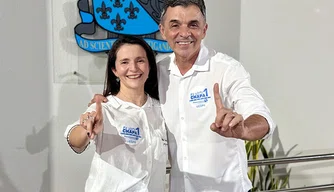 Vice-reitora eleita Fábia Buenos Aires e reitor eleito Paulo Henrique Pinheiro