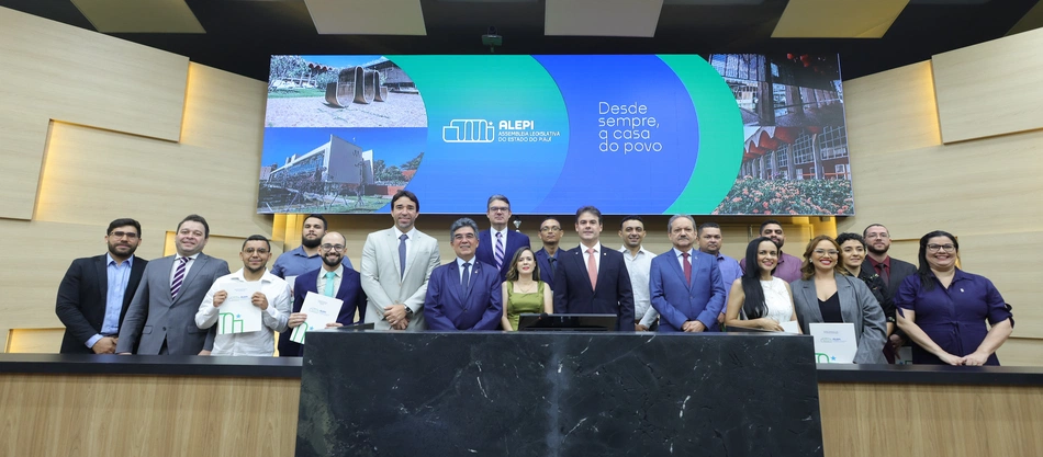 Empossados novos servidores da Alepi