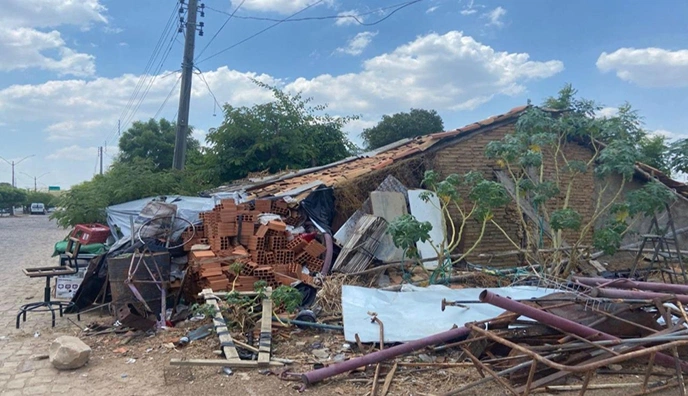 Família vivem em condições insalubres