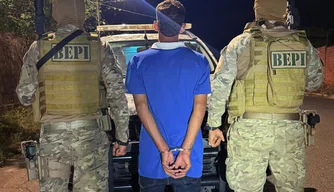 Jovem de 19 anos é conduzido ao ser flagrado com drogas
