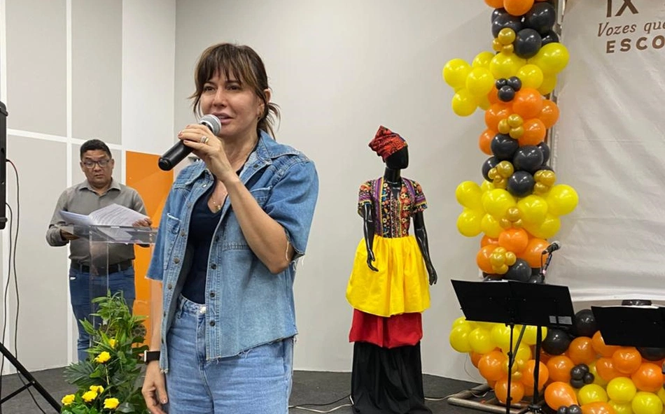 Prefeita de Esperantina prestigia evento em escola