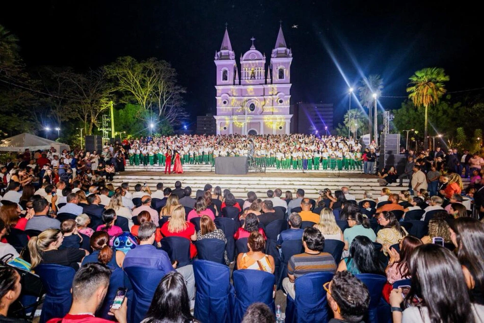 Inauguração da decoração natalina da Avenida Antonino Freire e dos jardins do Palácio de Karnak