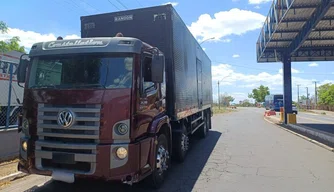 Caminhão autuado em Piripiri com irregularidades