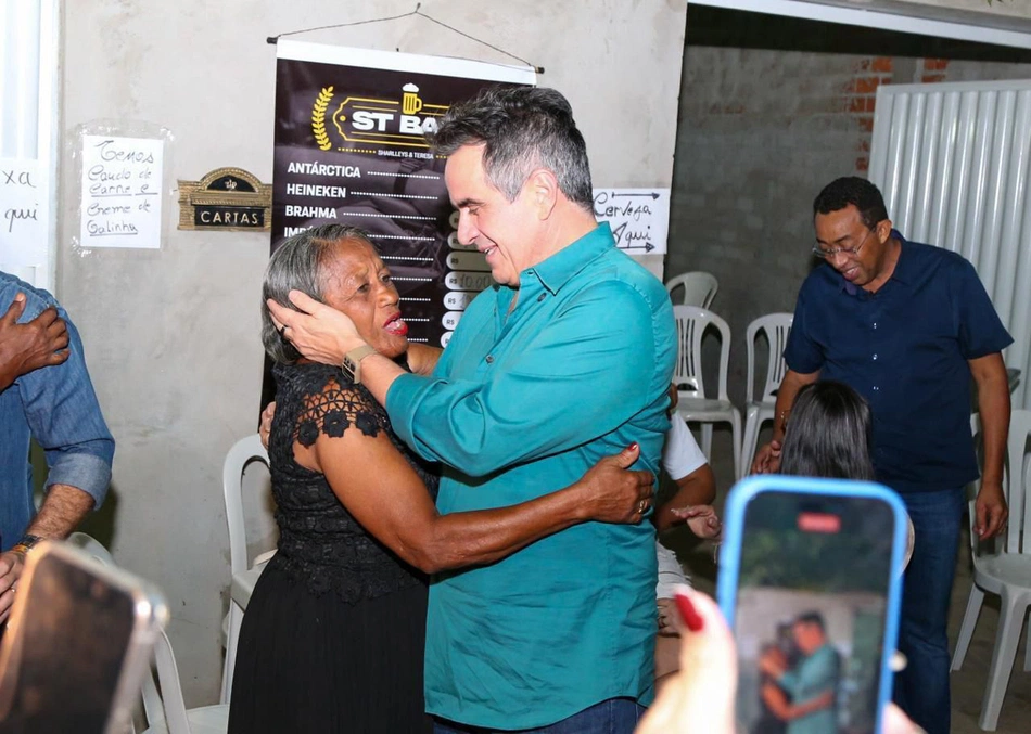 Ciro Nogueira e apoiadora