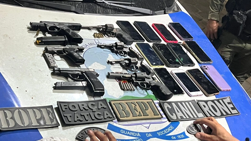 Polícia Militar realiza operação e apreende diversos materiais