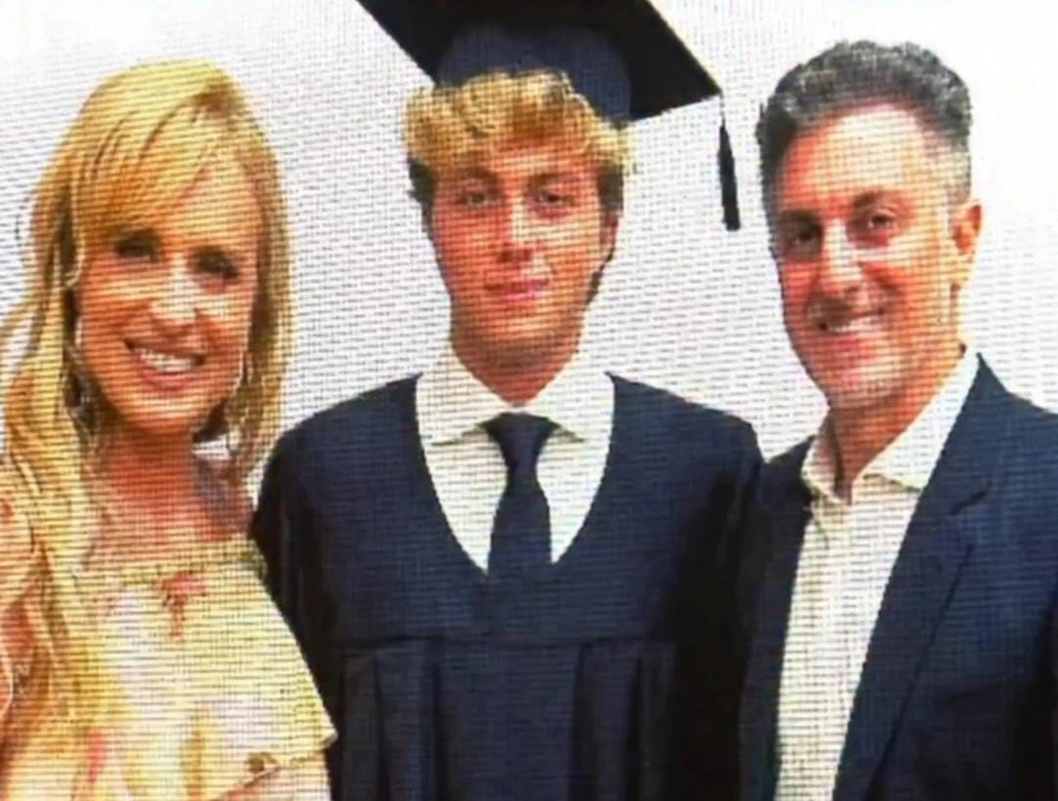 A apresentadora participou da cerimônia de formatura do filho do meio