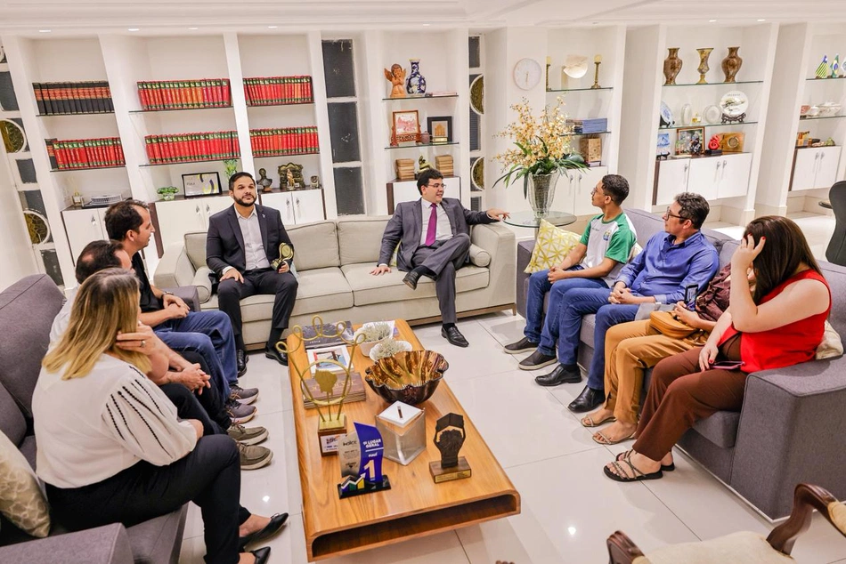 Rafael Fonteles recebe Aike de Jesus