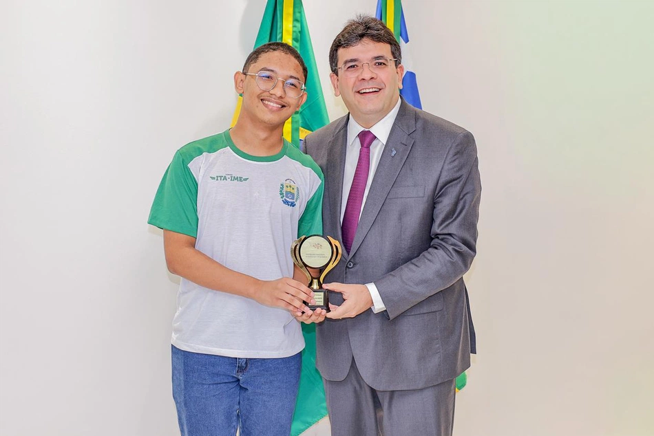 Rafael Fonteles recebe Aike de Jesus