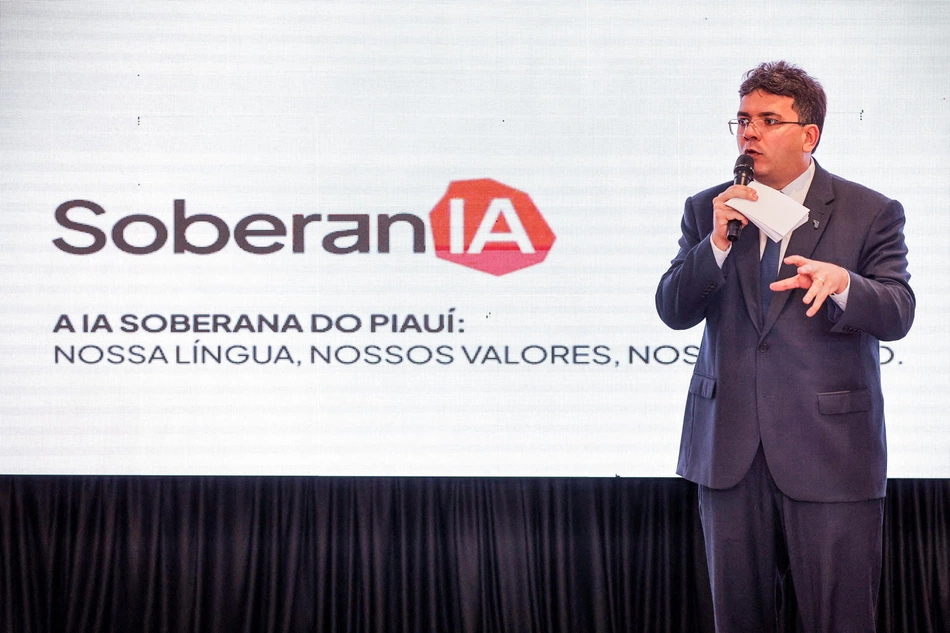 Rafael Fonteles apresentando o SoberanIA