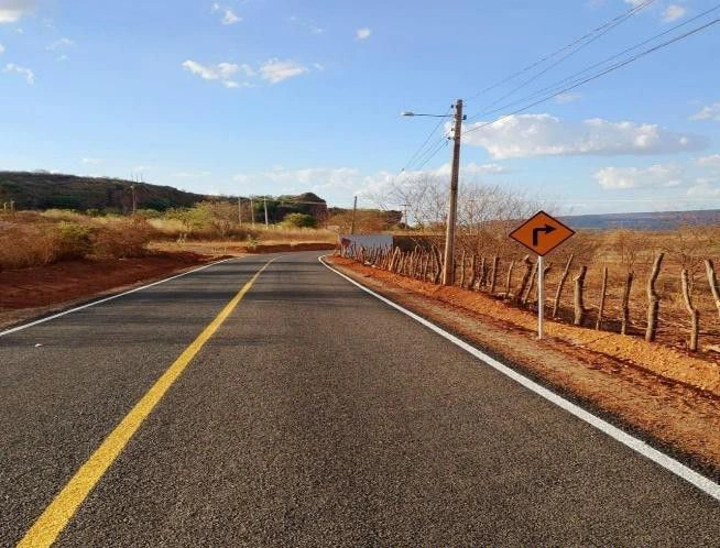 Pavimentação asfáltica em Picos