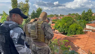 Policias Civis e Militar em operação na zona Sul de Teresina