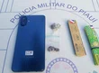 Celular e drogas são apreendidos durante ação tática da PM Celular e drogas são apreendidos durante ação tática da PM