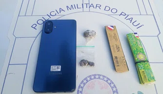 Celular e drogas são apreendidos durante ação tática da PM