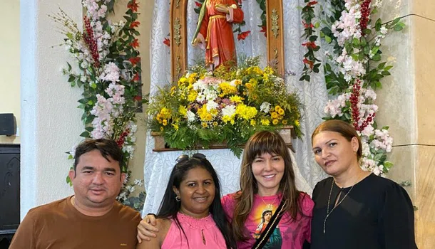 Ivanária Sampaio prestigia encerramento dos festejos de Santa Luzia em Luzilândia