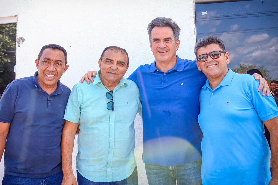 Senador Ciro Nogueira entrega escolas em Cajazeiras do Piauí