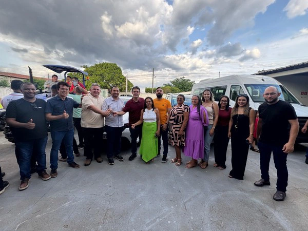 Severo Eulálio participa de solenidade em Ipiranga do Piauí