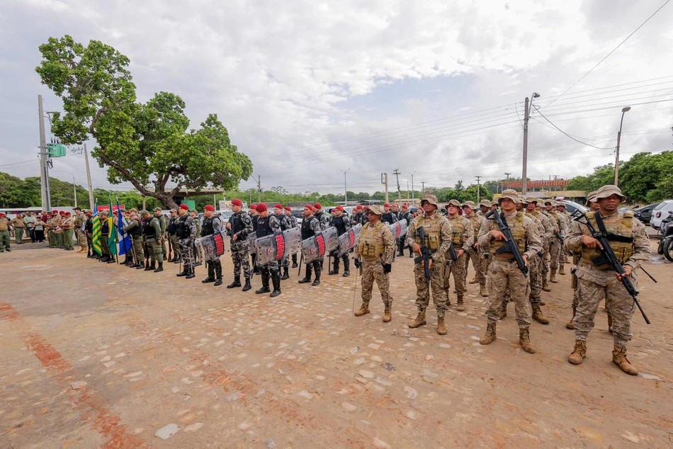 Policiais militares do BPChoque e do Bepi