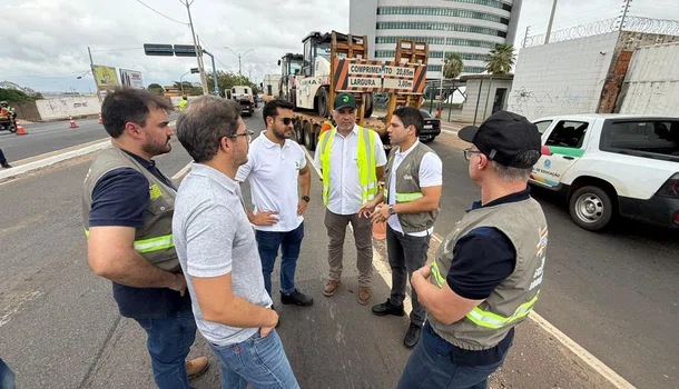 Manutenção em viaduto da Avenida Miguel Rosa