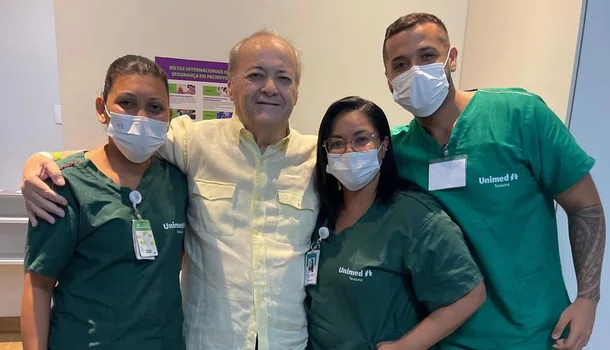 Prefeito Silvio Mendes e equipe da Unimed