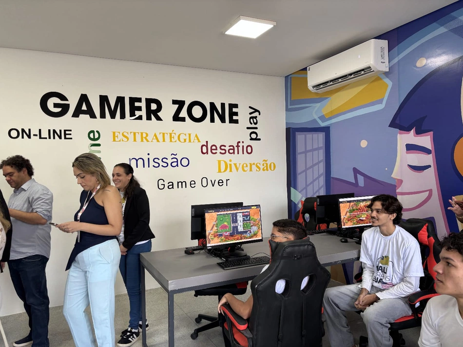 Rafael Fonteles inaugura Escola de Tecnologia da Seduc em Teresina