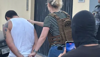 Homem conduzido por agressão