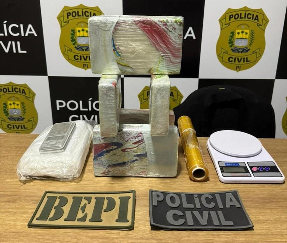 PM apreende cinco tabletes de cocaína durante operação em Picos