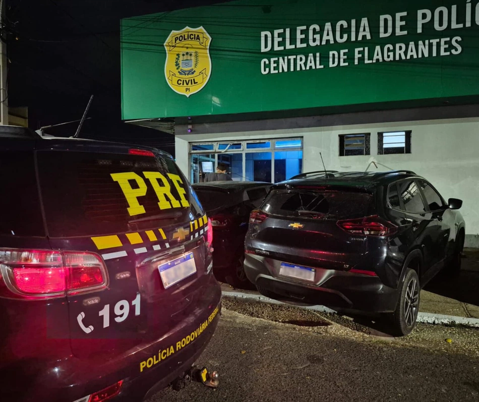 PRF recupera veículo roubado