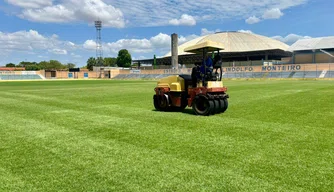 Novo gramado do Estádio Lindolfo Monteiro