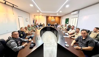 Reunião de planejamento para período carnavalesco