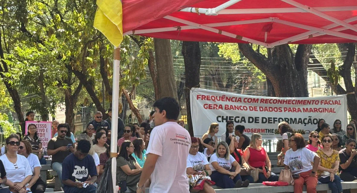 Assembleia dos professores da rede municipal de ensino