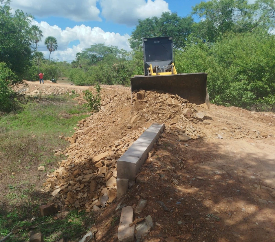 Obras de recuperação e construção de pontes na zona rural