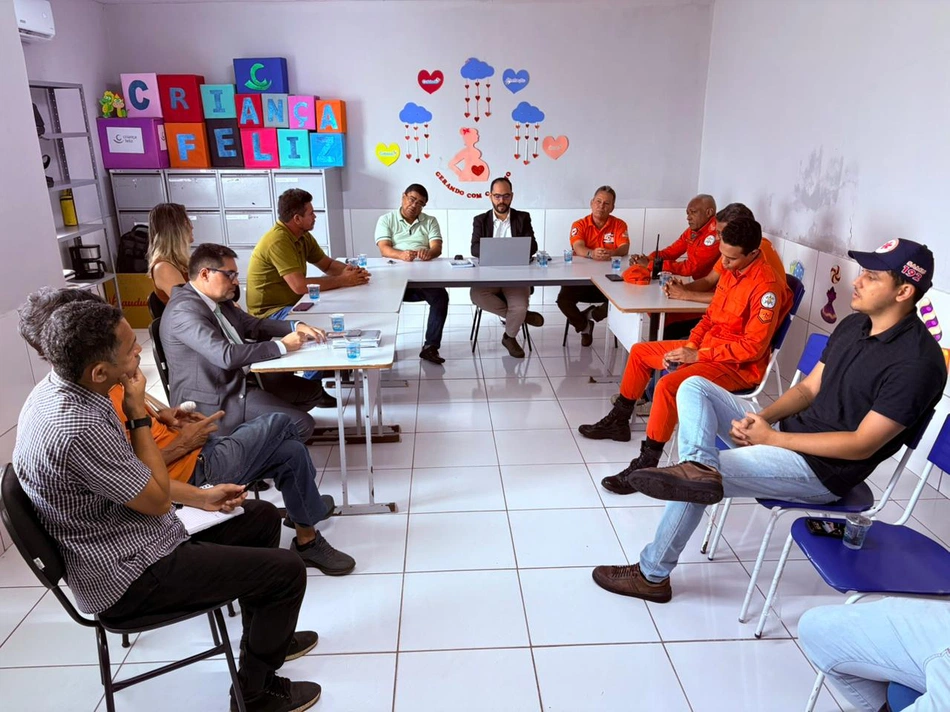 Esperantina apresenta Plano de Ação Integrada com apoio do Corpo de Bombeiros para resposta a enchentes