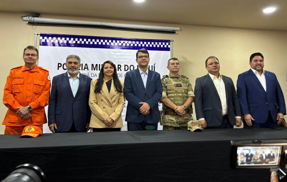 Solenidade de entrega de fuzis e equipamentos tecnológicos para as forças de segurança
