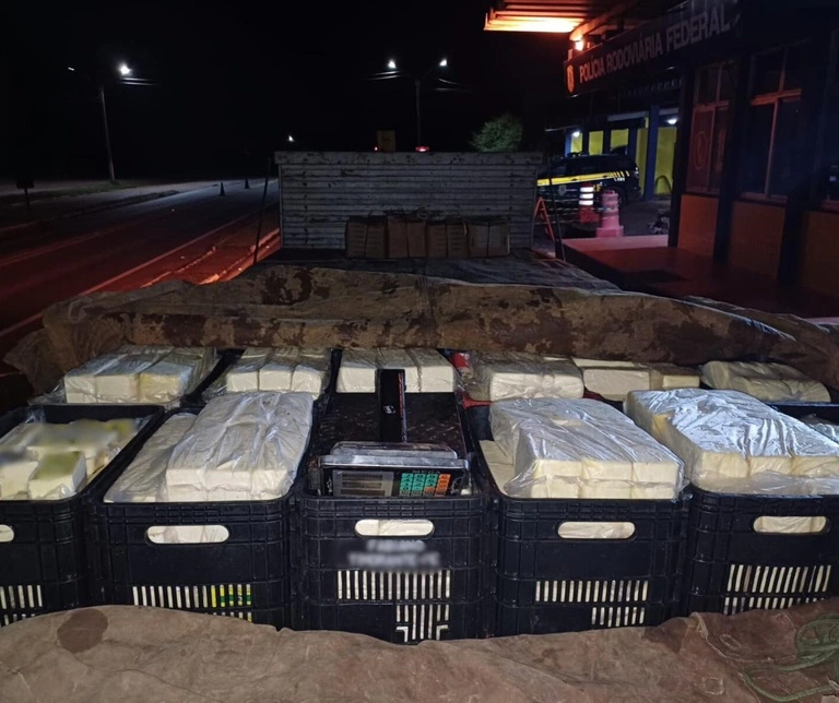 PRF apreende 3,5 toneladas de queijo irregular em Picos