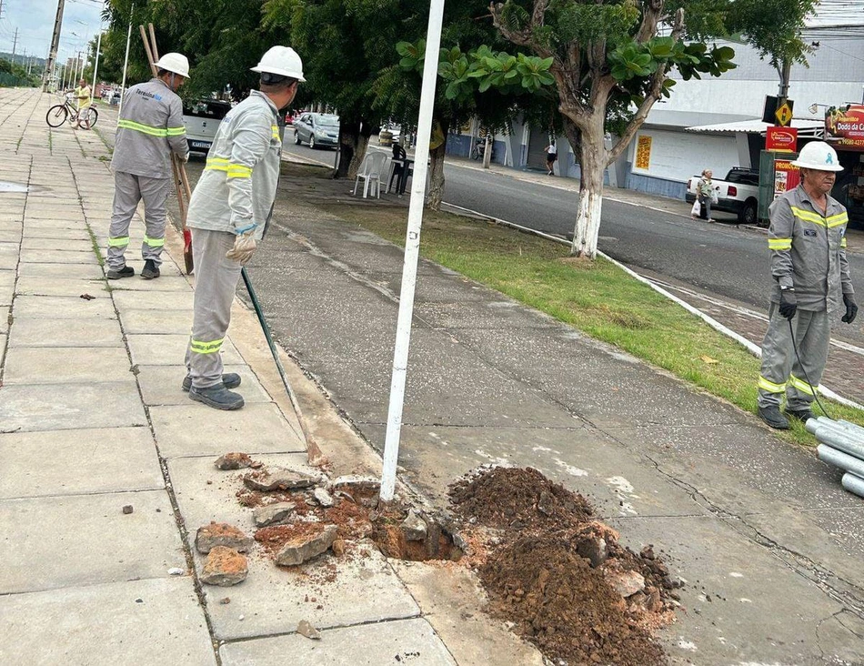 Nova iluminação na Av. Noé Mendes, em Teresina