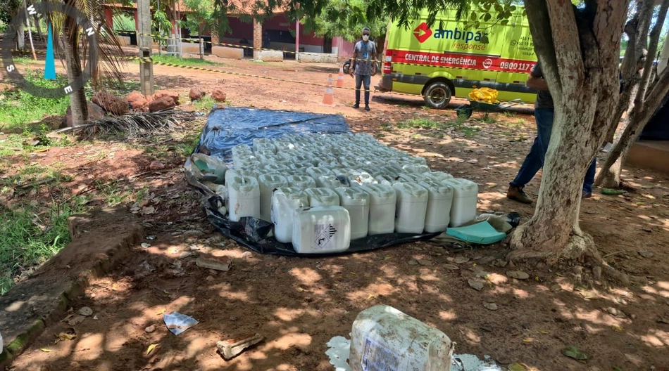 Acidente com carga química no Riacho Esfolado, em Bertolínia