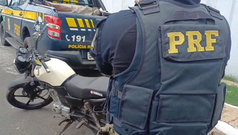 PRF recupera motocicleta com sinais de adulteração na BR-316 em Teresina