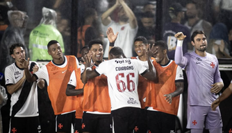Vasco quebra tabus em 2 a 1 de virada sobre o campeão paulista Palmeiras