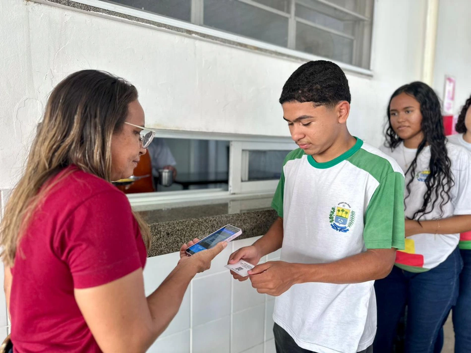 Estudantes de escola estadual criam plataforma para monitorar merenda em Teresina