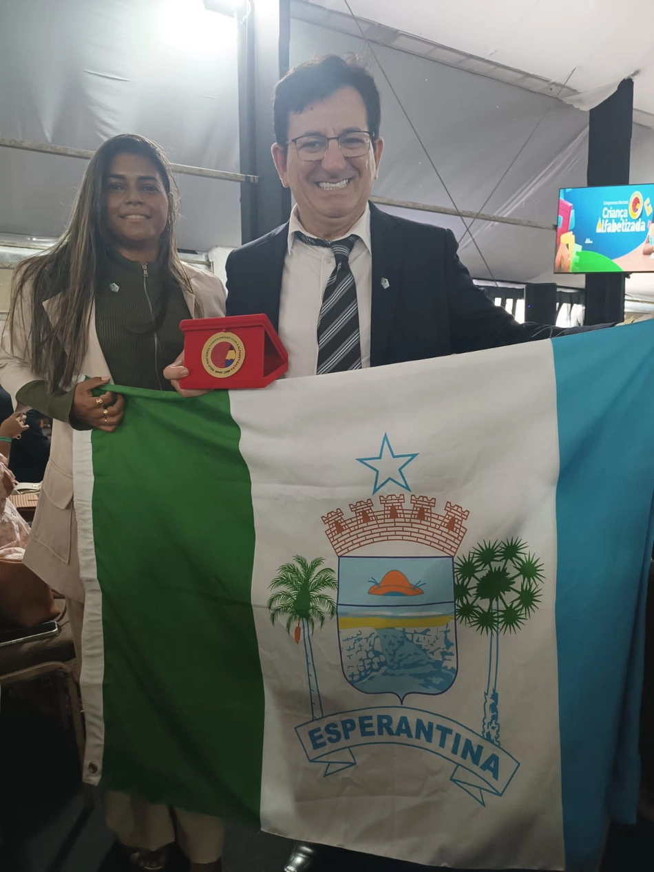 O Selo Nacional Compromisso com a Alfabetização integra as diretrizes do MEC