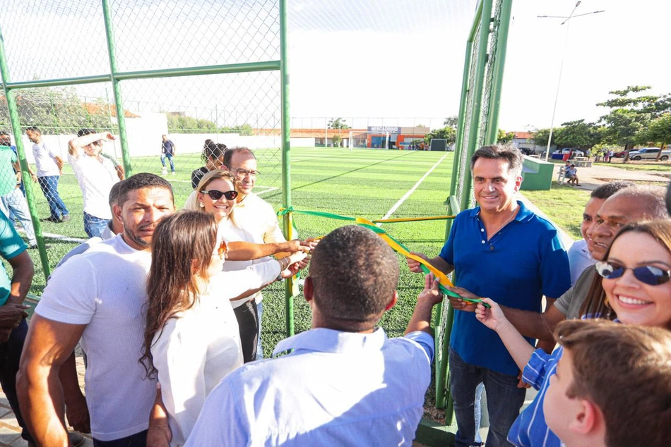 Ciro Nogueira inaugura campo e destina mais de R$ 2,8 milhões para São José do Peixe