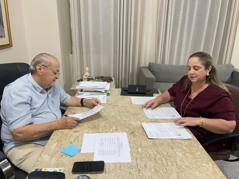 Prefeito Silvio Mendes e presidente da FMS, Leopoldina Cipriano