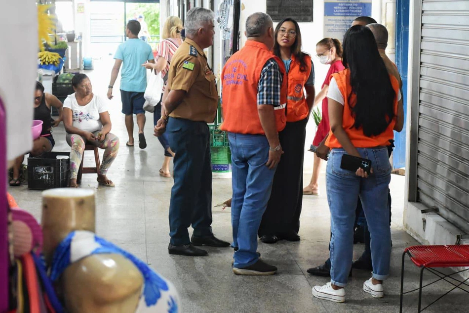 Vistoria no Mercado da Vermelha em Teresina