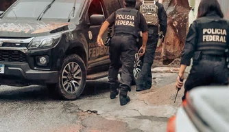 Equipes da Polícia Federal